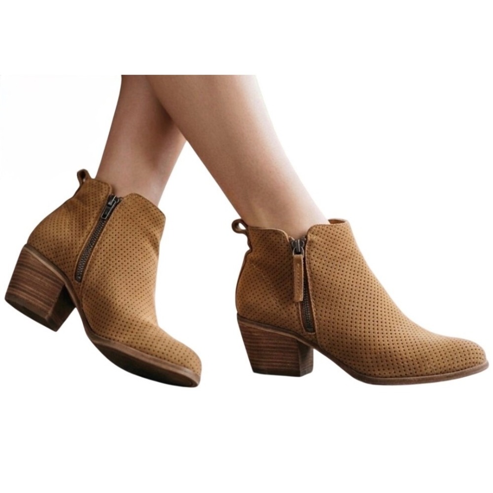 Dolce Vita Tan Perforated Suede Ankle Boots Stacked Block Heel Booties Size 8.5